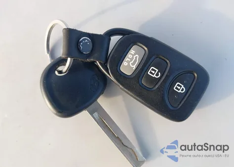 2017 Hyundai Veloster from USA, damaged, VIN KMHTC6AD8HU312849